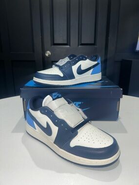 Jordan 1 Low OG GS “Obsidian UNC” Women’s Size 8